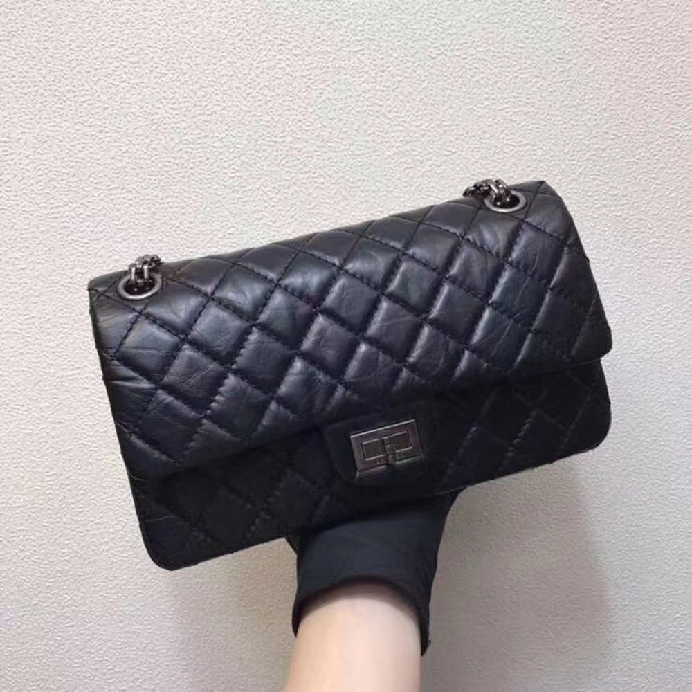 Chanel W 9.84 inches